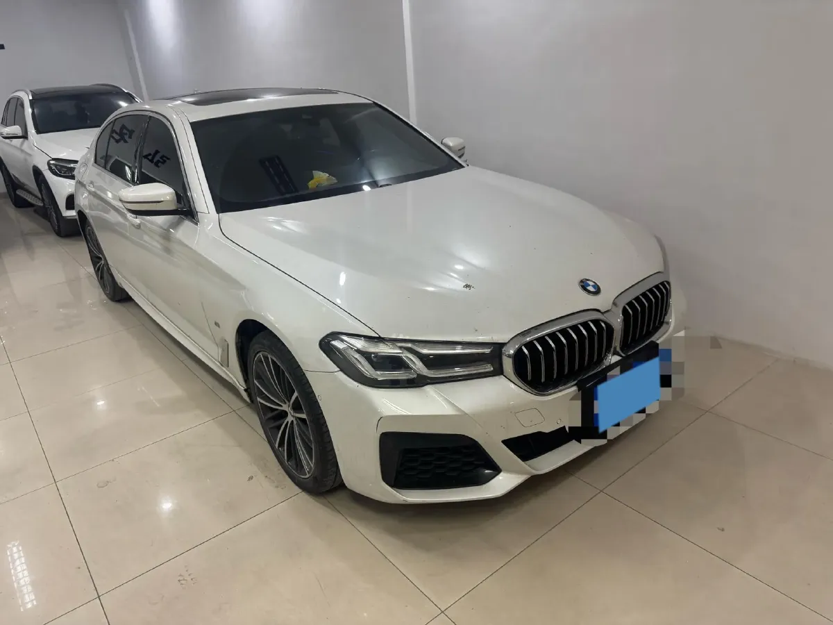 2022 BMW 5 Series 2.0T 252HP L4 8AT,autocango,china used car exporter,china ev exporter,chinese used car exporter,chinese used ev exporter