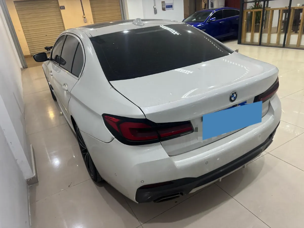 2022 BMW 5 Series 2.0T 252HP L4 8AT,autocango,china used car exporter,china ev exporter,chinese used car exporter,chinese used ev exporter