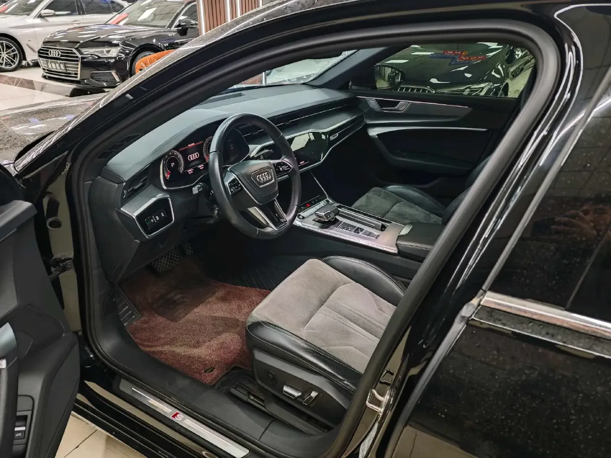 2024 Audi A6L 2.0T 245HP L4 7DCT,autocango,china used car exporter,china ev exporter,chinese used car exporter,chinese used ev exporter