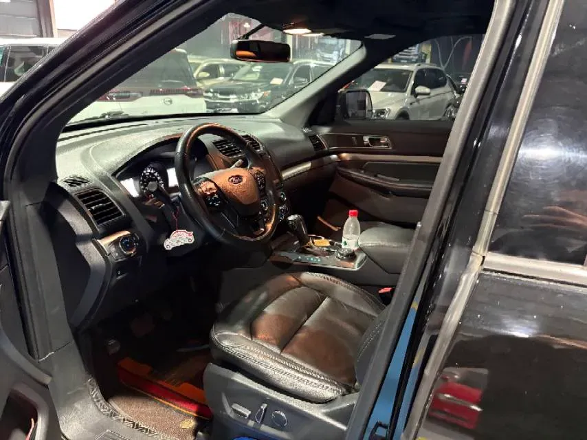 2018 Ford Explorer 2.3T 276HP L4 6AT,autocango,china used car exporter,china ev exporter,chinese used car exporter,chinese used ev exporter