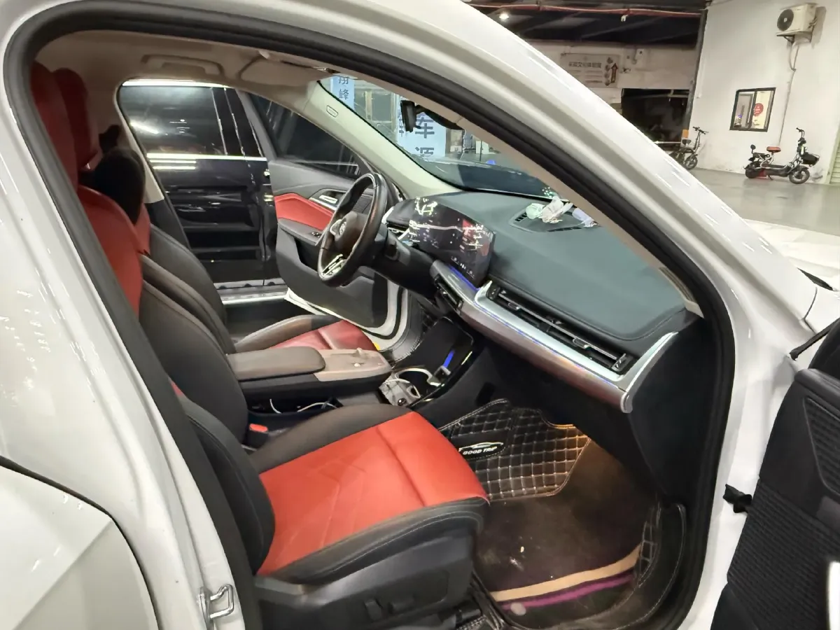 2024 BMW X1 2.0T 204HP L4 7DCT,autocango,china used car exporter,china ev exporter,chinese used car exporter,chinese used ev exporter