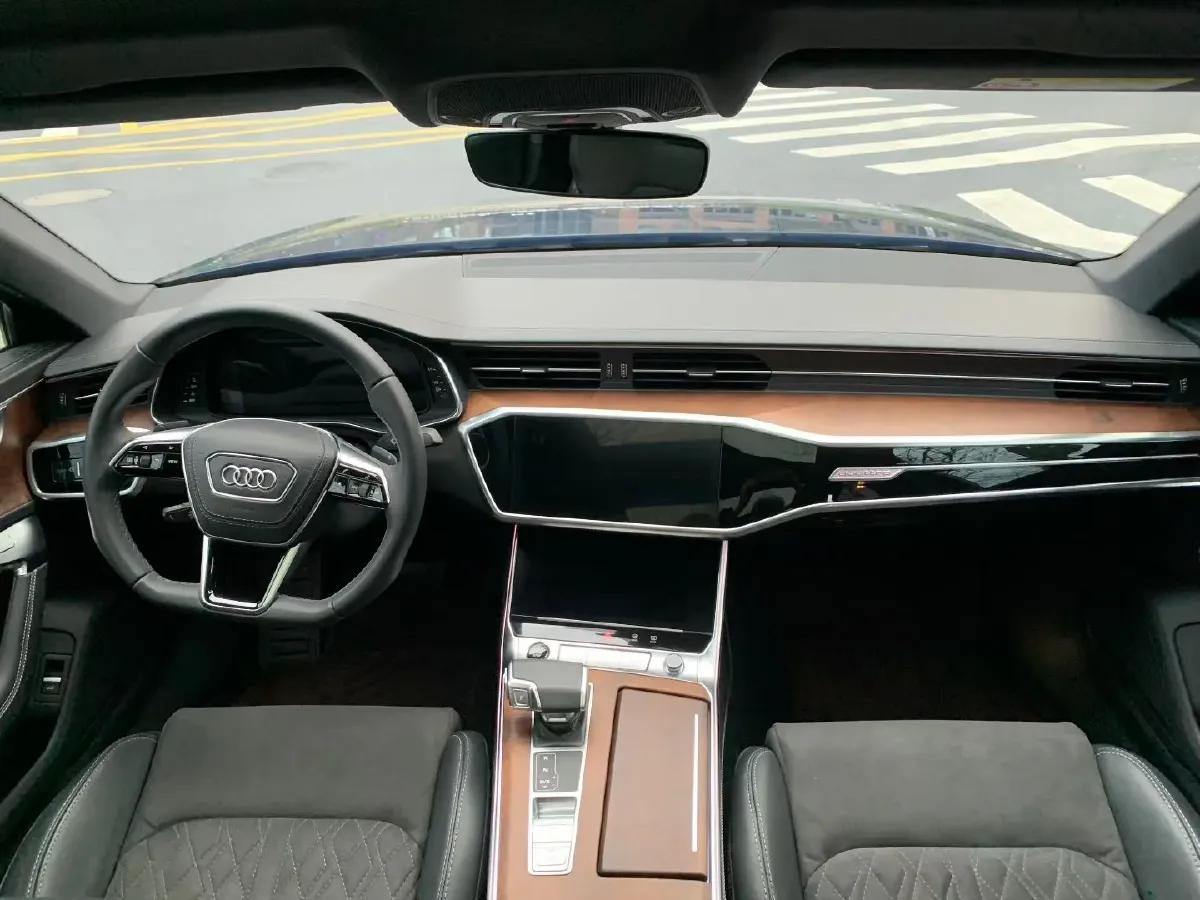 2023 Audi A6L 3.0T 340HP V6 7DCT,autocango,china used car exporter,china ev exporter,chinese used car exporter,chinese used ev exporter