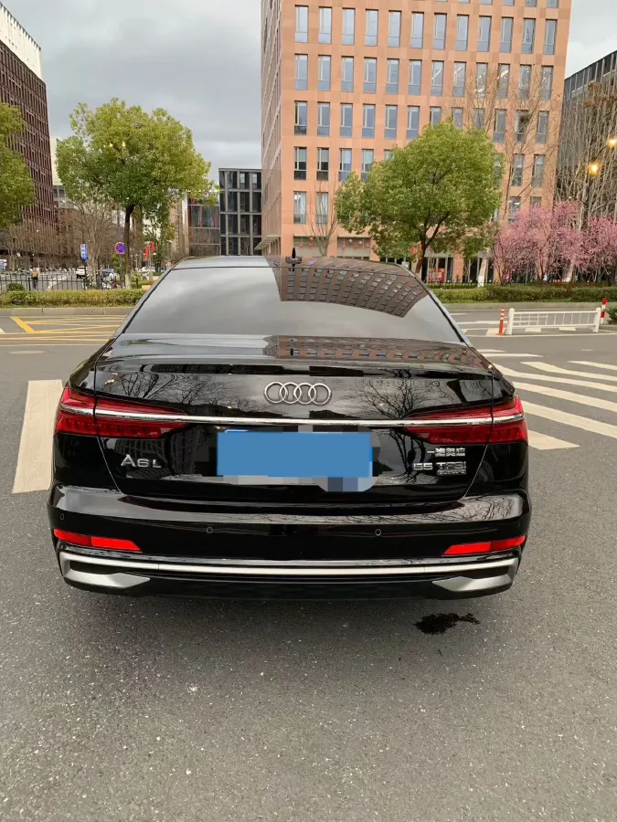 2023 Audi A6L 3.0T 340HP V6 7DCT,autocango,china used car exporter,china ev exporter,chinese used car exporter,chinese used ev exporter