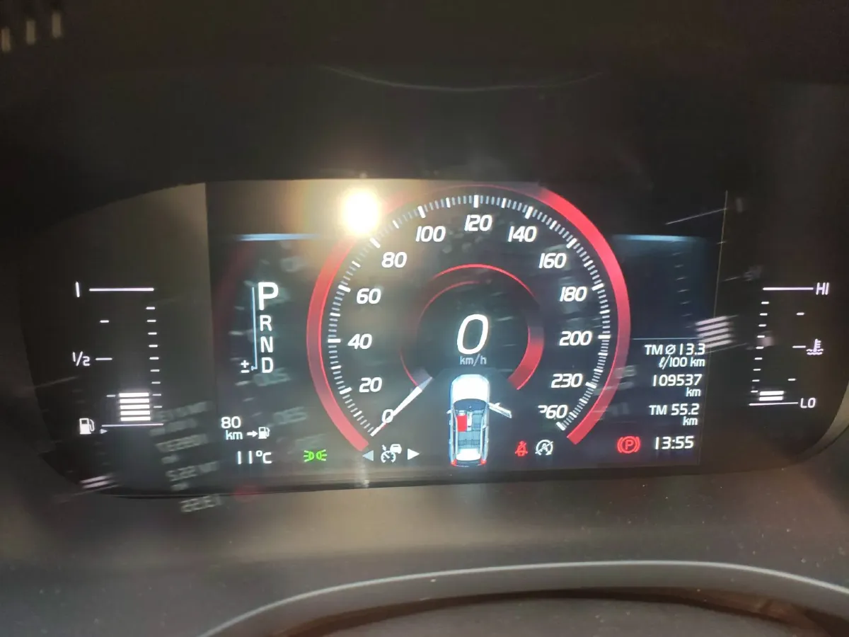 2021 Volvo XC60 2.0T 250HP L4 8AT,autocango,china used car exporter,china ev exporter,chinese used car exporter,chinese used ev exporter