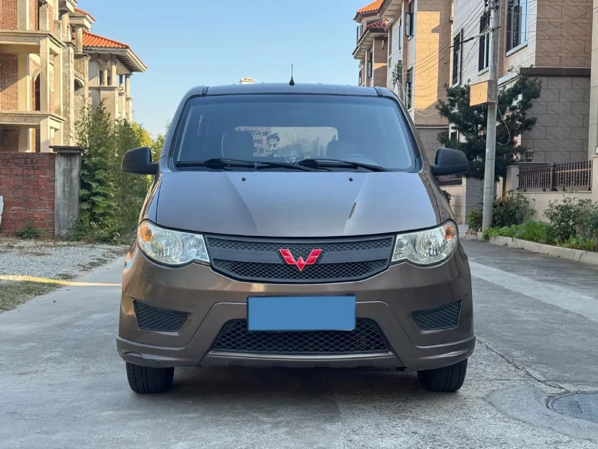 2018 WuLing HongGuang 1.2L 82HP L4 5MT,autocango,china used car exporter,china ev exporter,chinese used car exporter,chinese used ev exporter