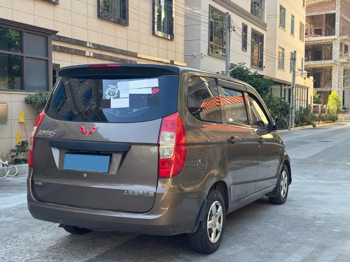 2018 WuLing HongGuang 1.2L 82HP L4 5MT,autocango,china used car exporter,china ev exporter,chinese used car exporter,chinese used ev exporter