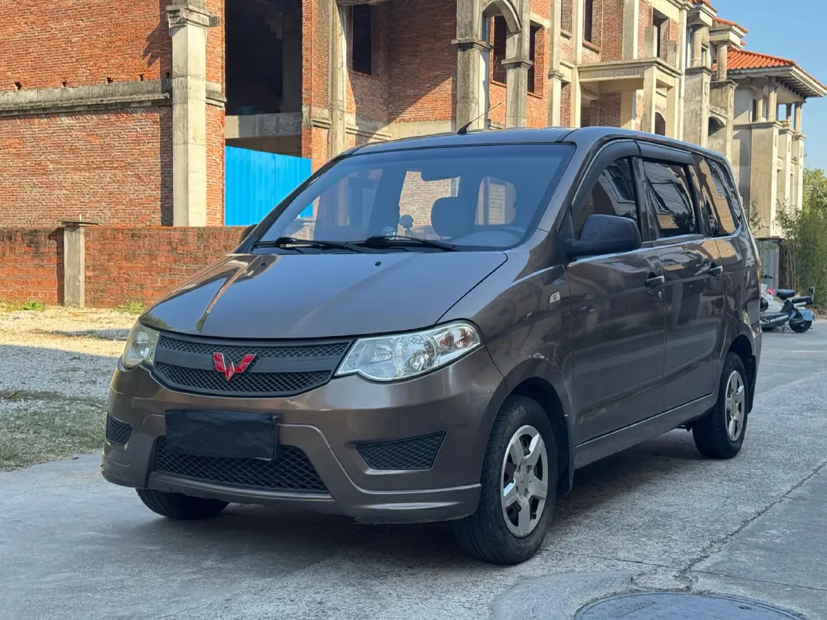 2018 WuLing HongGuang 1.2L 82HP L4 5MT,autocango,china used car exporter,china ev exporter,chinese used car exporter,chinese used ev exporter