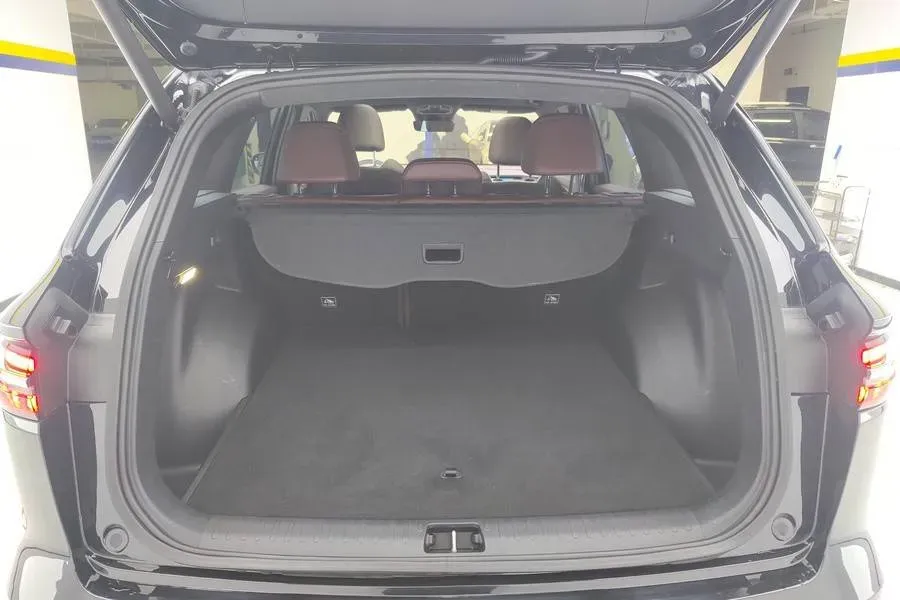 2021 Geely Monjaro 2.0T 218HP L4 7DCT,autocango,china used car exporter,china ev exporter,chinese used car exporter,chinese used ev exporter