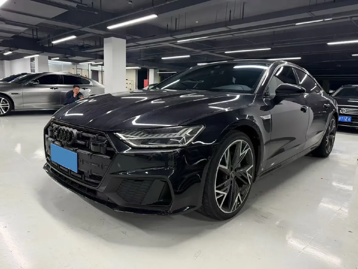 2024 Audi A7L 2.0T 245HP L4 7DCT,autocango,china used car exporter,china ev exporter,chinese used car exporter,chinese used ev exporter
