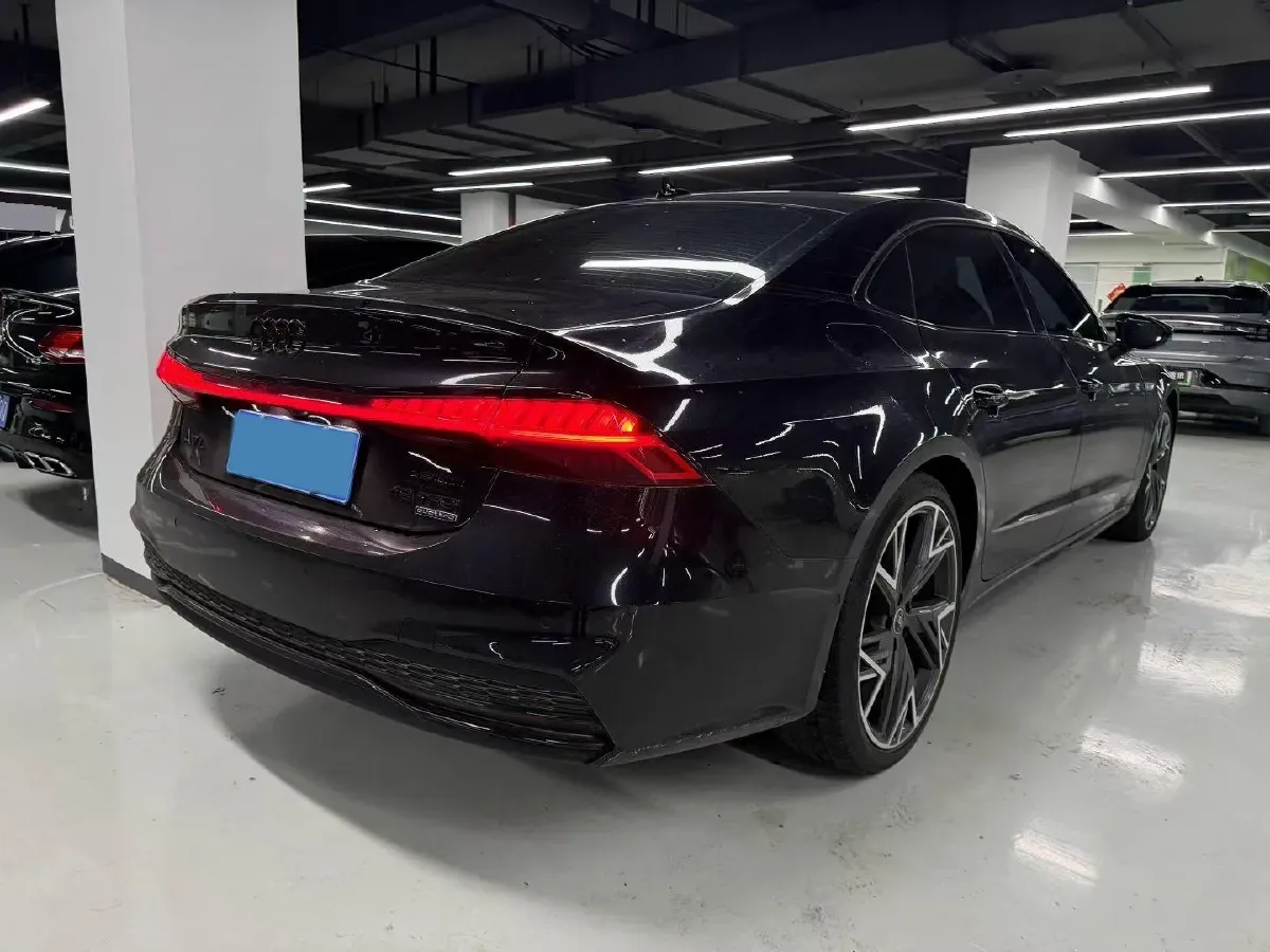 2024 Audi A7L 2.0T 245HP L4 7DCT,autocango,china used car exporter,china ev exporter,chinese used car exporter,chinese used ev exporter