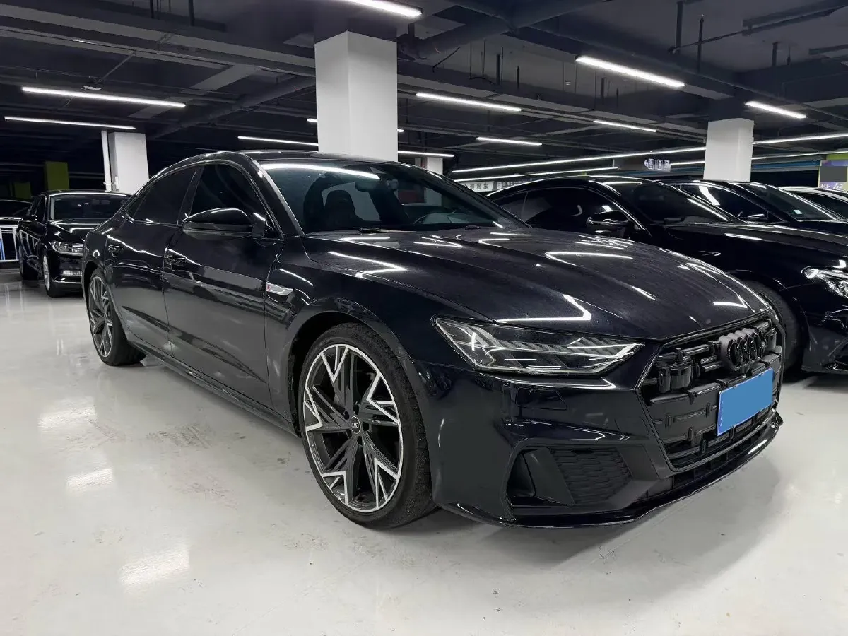 2024 Audi A7L 2.0T 245HP L4 7DCT,autocango,china used car exporter,china ev exporter,chinese used car exporter,chinese used ev exporter