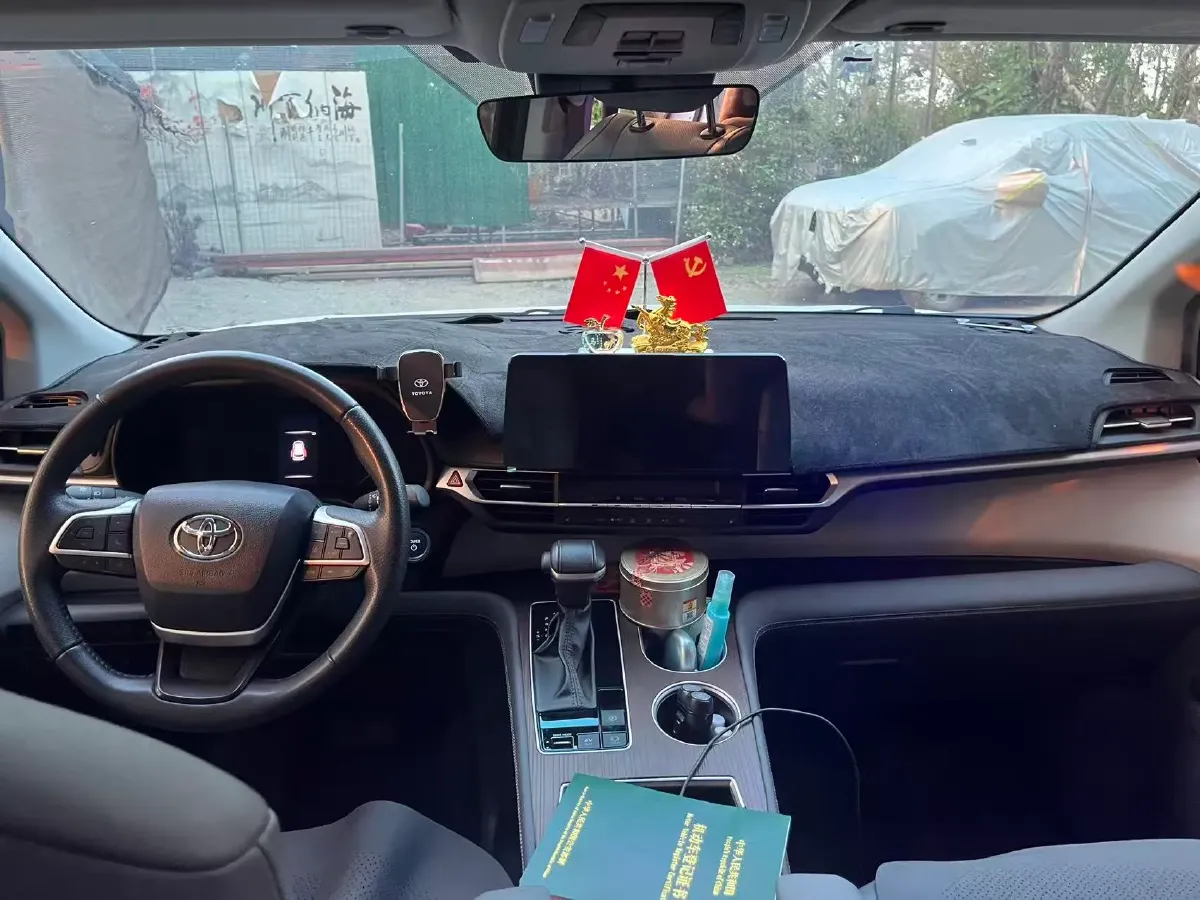 2023 Toyota Sienna 2.5L 189HP L4 E-CVT Hybrid,autocango,china used car exporter,china ev exporter,chinese used car exporter,chinese used ev exporter