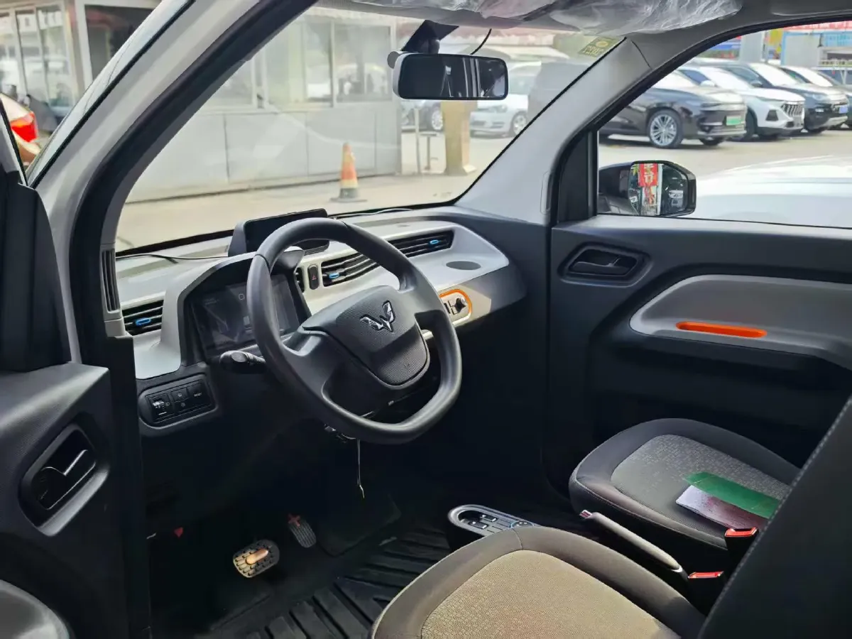 2021 WuLing HongGuang MINI EV BEV 13.9KWH,autocango,china used car exporter,china ev exporter,chinese used car exporter,chinese used ev exporter