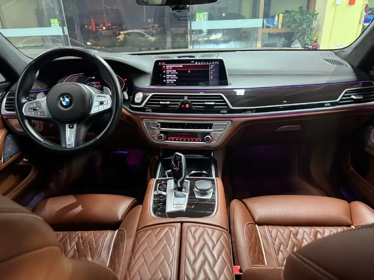 2019 BMW 7 Series 3.0T 340HP L6 8AT,autocango,china used car exporter,china ev exporter,chinese used car exporter,chinese used ev exporter