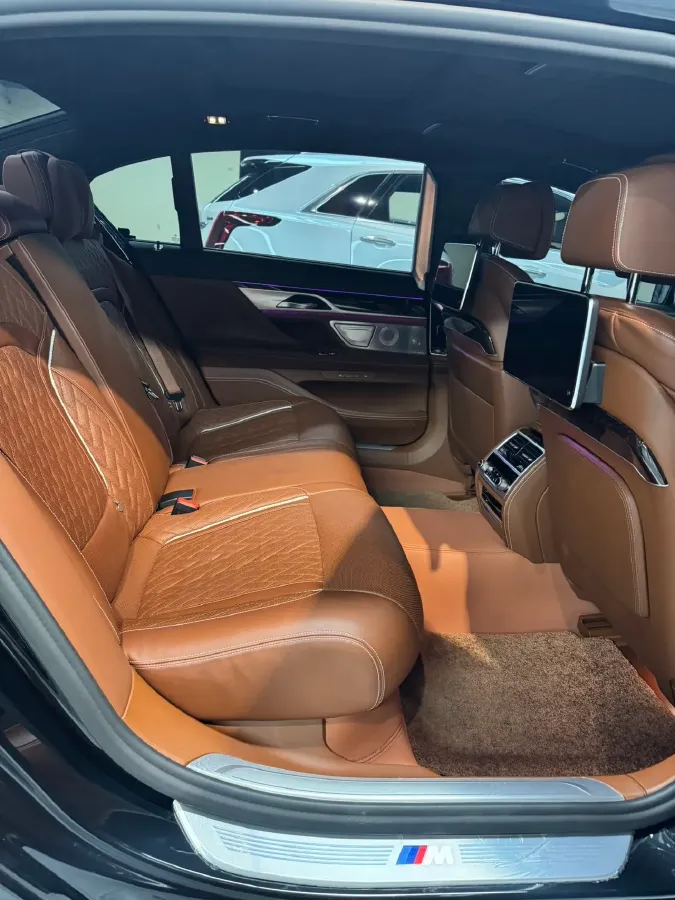 2019 BMW 7 Series 3.0T 340HP L6 8AT,autocango,china used car exporter,china ev exporter,chinese used car exporter,chinese used ev exporter
