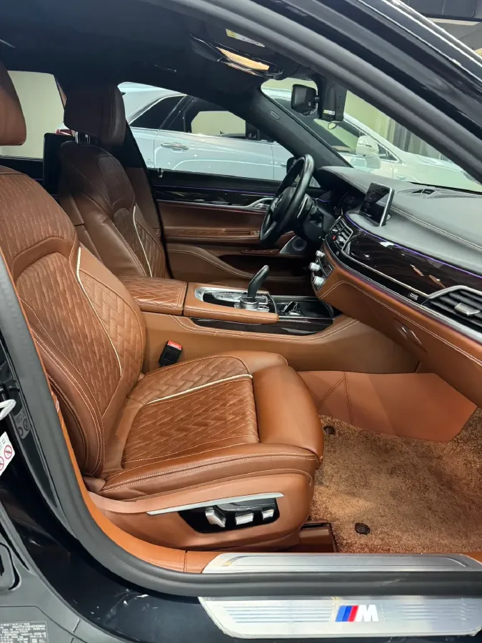 2019 BMW 7 Series 3.0T 340HP L6 8AT,autocango,china used car exporter,china ev exporter,chinese used car exporter,chinese used ev exporter