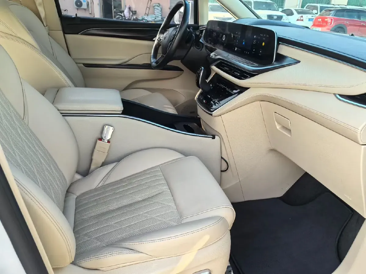 2023 Buick GL8 2.0T 237HP L4 9AT,autocango,china used car exporter,china ev exporter,chinese used car exporter,chinese used ev exporter