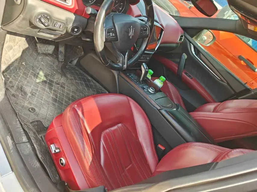 2021 Maserati Ghibli 2.0T 330HP L4 8AT,autocango,china used car exporter,china ev exporter,chinese used car exporter,chinese used ev exporter