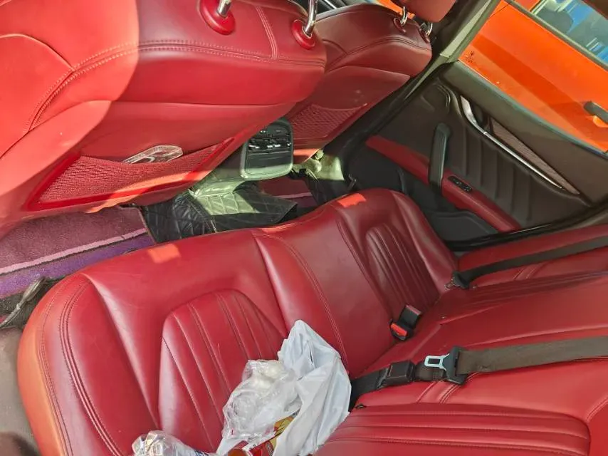 2021 Maserati Ghibli 2.0T 330HP L4 8AT,autocango,china used car exporter,china ev exporter,chinese used car exporter,chinese used ev exporter