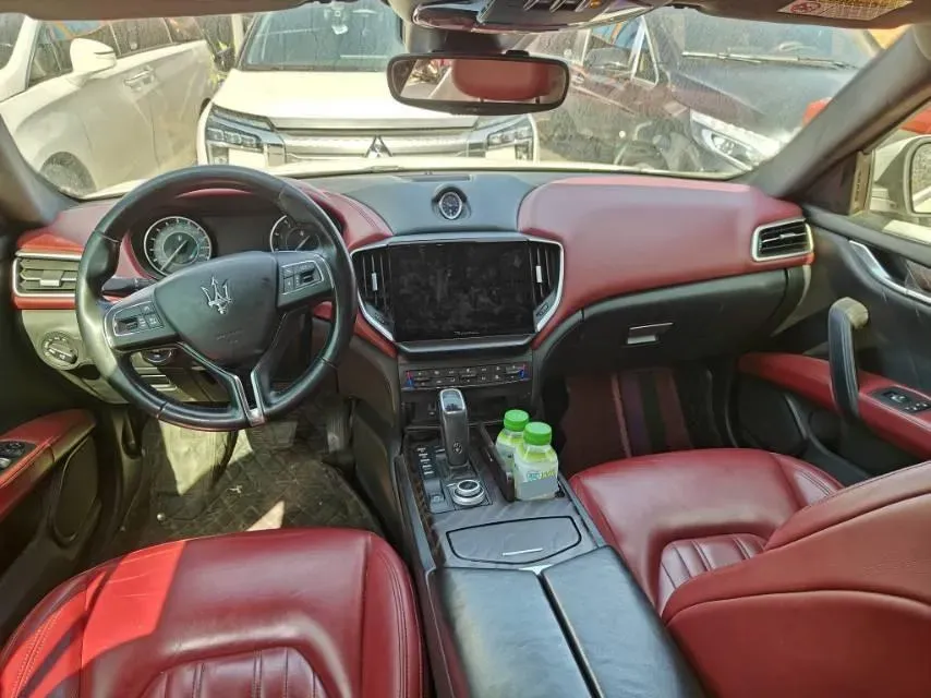 2021 Maserati Ghibli 2.0T 330HP L4 8AT,autocango,china used car exporter,china ev exporter,chinese used car exporter,chinese used ev exporter