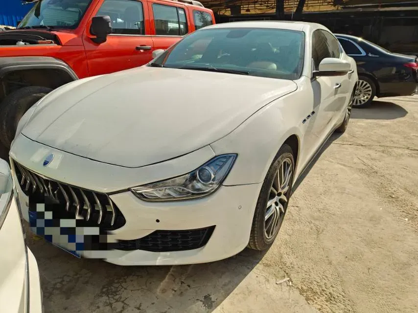 2021 Maserati Ghibli 2.0T 330HP L4 8AT,autocango,china used car exporter,china ev exporter,chinese used car exporter,chinese used ev exporter