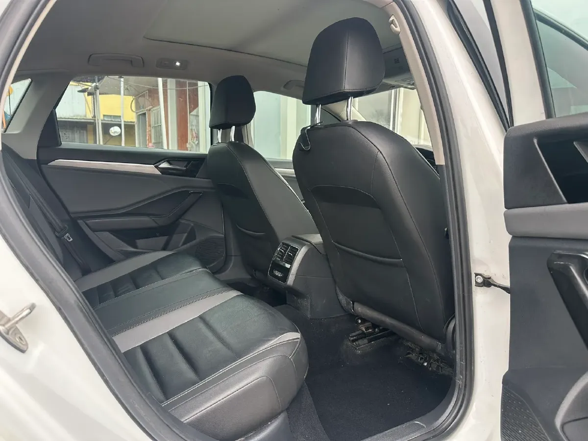 2019 Jeep Renegade 1.3T 173HP L4 7DCT,autocango,china used car exporter,china ev exporter,chinese used car exporter,chinese used ev exporter