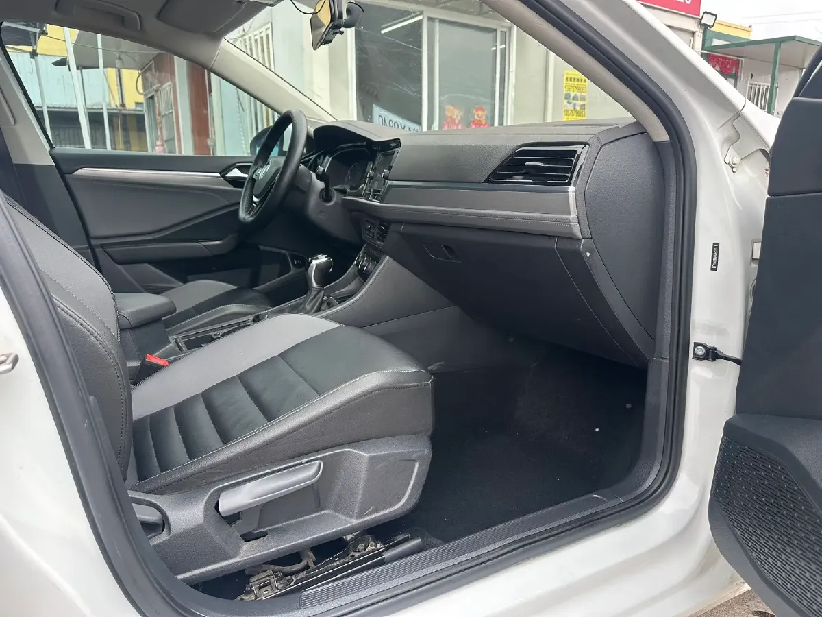 2019 Jeep Renegade 1.3T 173HP L4 7DCT,autocango,china used car exporter,china ev exporter,chinese used car exporter,chinese used ev exporter