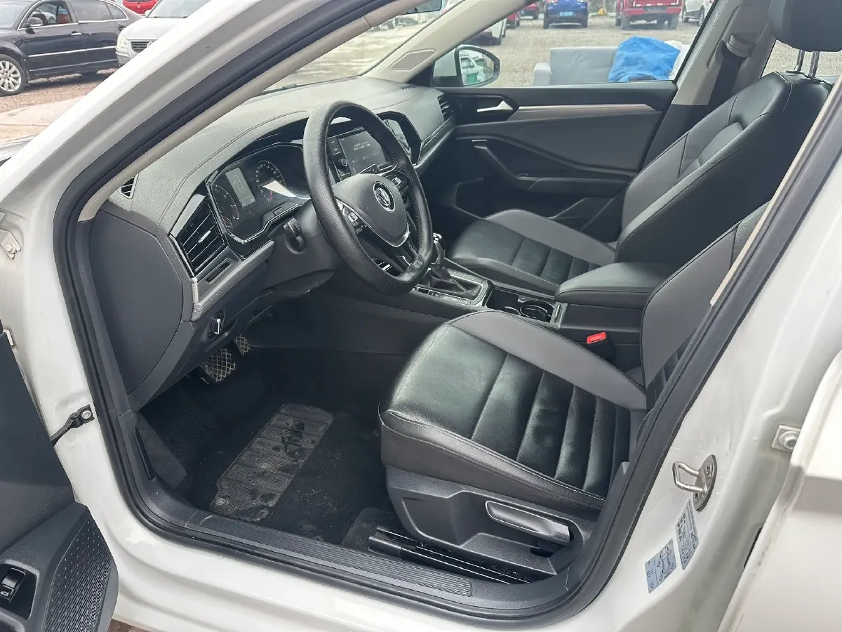 2019 Jeep Renegade 1.3T 173HP L4 7DCT,autocango,china used car exporter,china ev exporter,chinese used car exporter,chinese used ev exporter