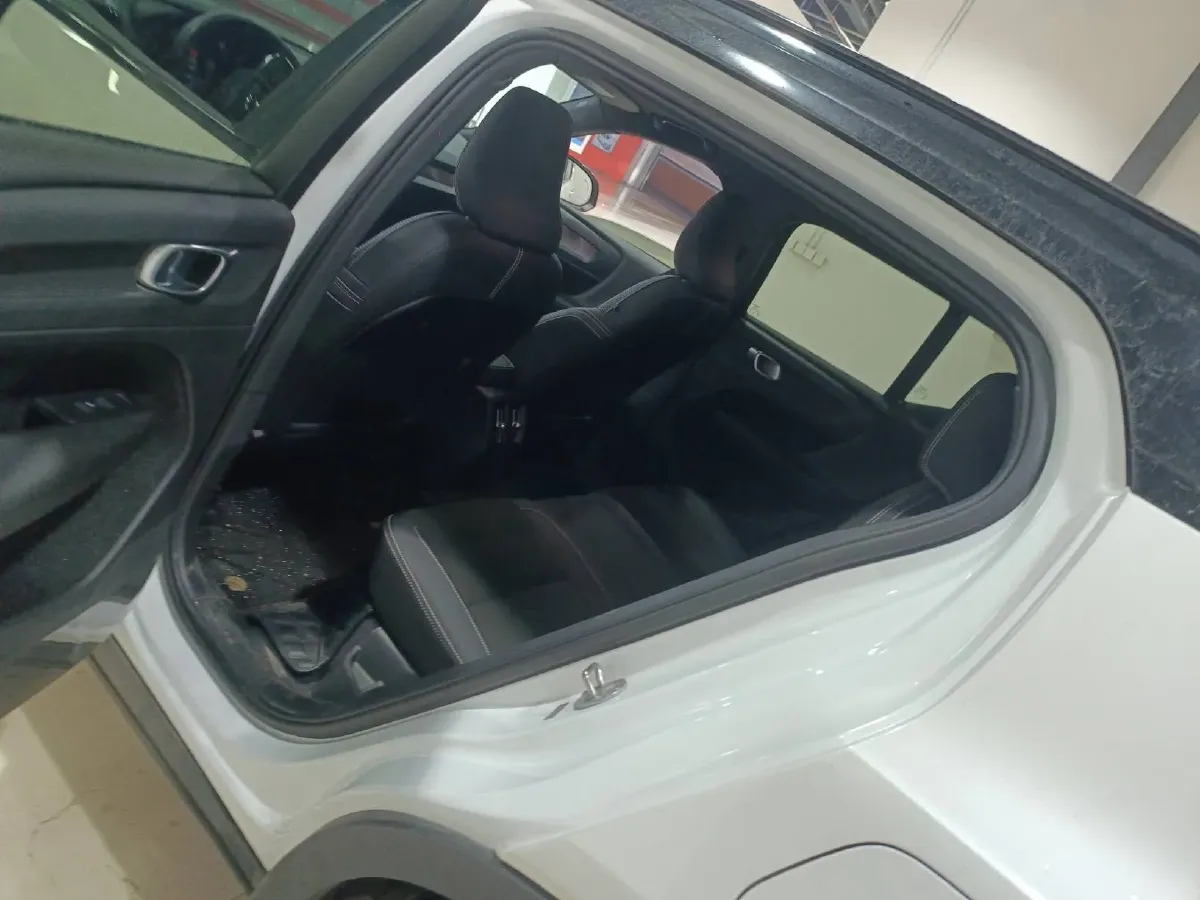 2024 Volvo XC40 BEV 73KWH,autocango,china used car exporter,china ev exporter,chinese used car exporter,chinese used ev exporter