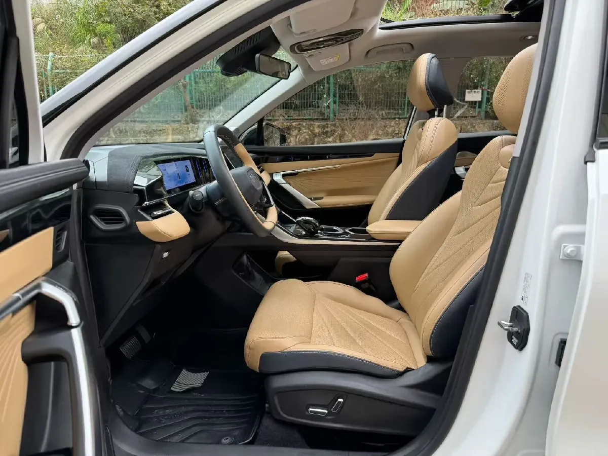 2023 Geely StarRay 2.0T 218HP L4 7DCT,autocango,china used car exporter,china ev exporter,chinese used car exporter,chinese used ev exporter