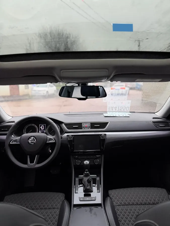 2018 Skoda Superb 1.8T 180HP L4 7DCT,autocango,china used car exporter,china ev exporter,chinese used car exporter,chinese used ev exporter