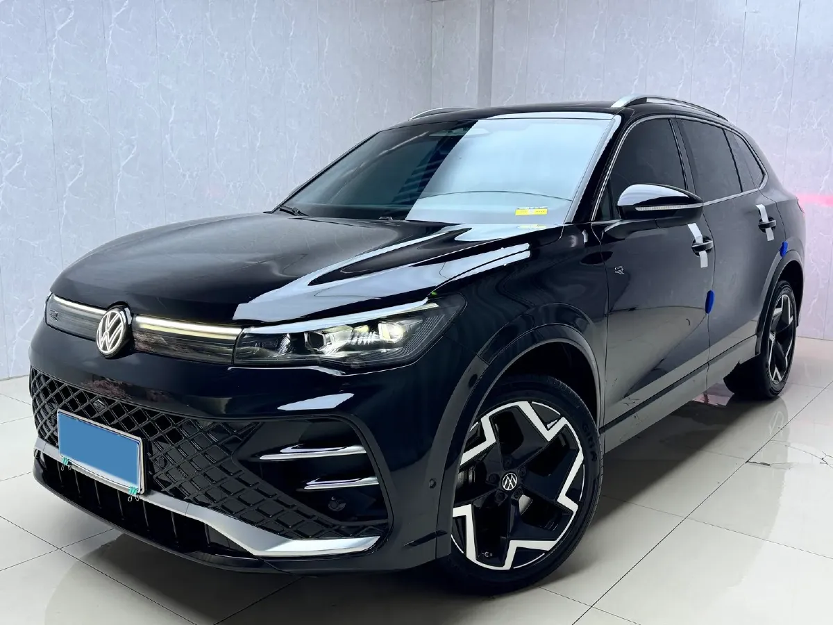 2024 Volkswagen Tiguan L 2.0T 186HP L4 7DCT,autocango,china used car exporter,china ev exporter,chinese used car exporter,chinese used ev exporter