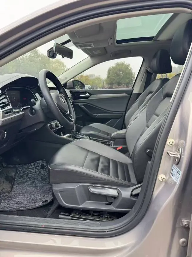 2021 ChangAn UNI-K 2.0T 233HP L4 8AT,autocango,china used car exporter,china ev exporter,chinese used car exporter,chinese used ev exporter