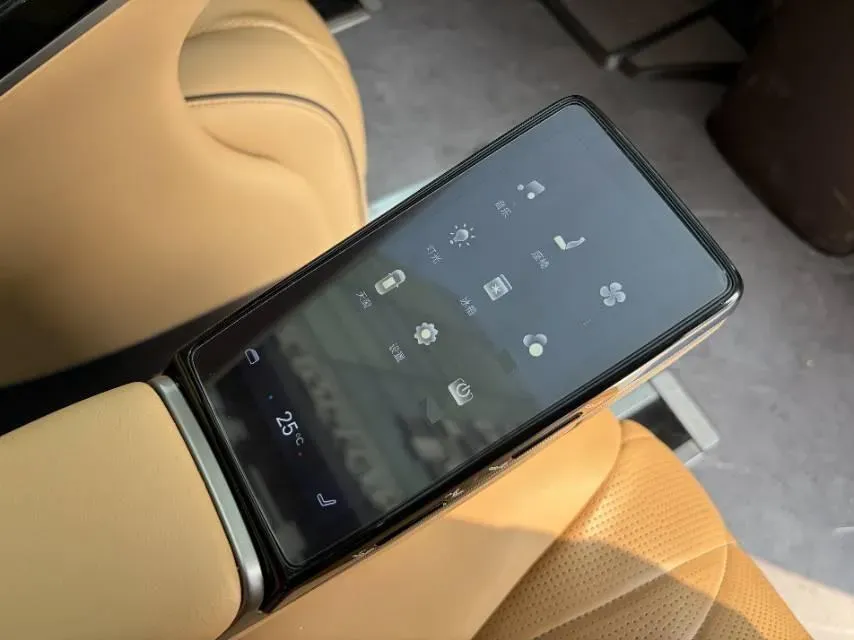 2024 Denza D9 1.5T 139HP L4 E-CVT PHEV 40KWH,autocango,china used car exporter,china ev exporter,chinese used car exporter,chinese used ev exporter