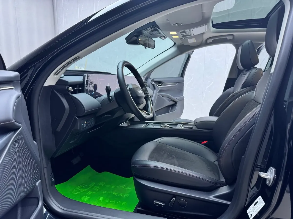 2023 Ford Mondeo 2.0T 254HP L4 8AT,autocango,china used car exporter,china ev exporter,chinese used car exporter,chinese used ev exporter