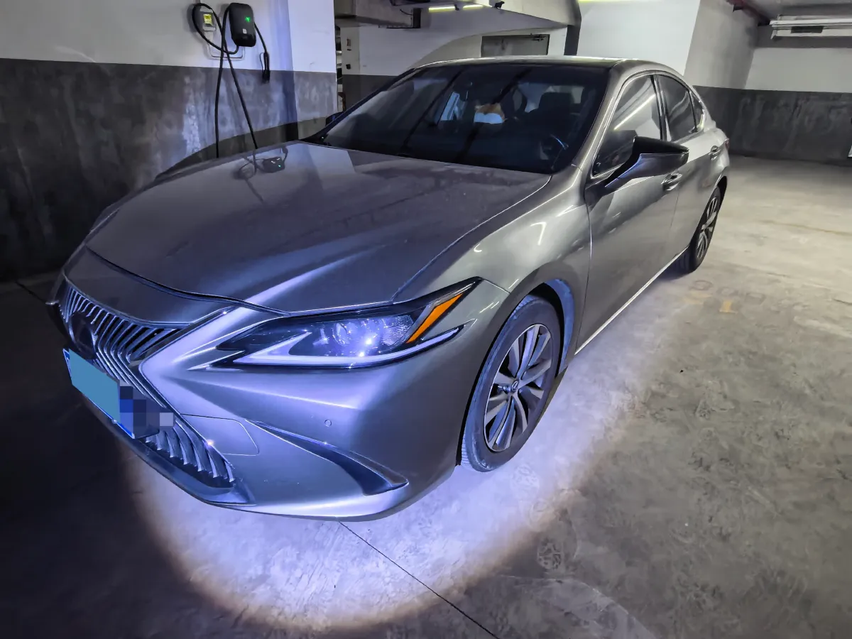 2021 Lexus ES 2.5L 207HP L4 8AT,autocango,china used car exporter,china ev exporter,chinese used car exporter,chinese used ev exporter