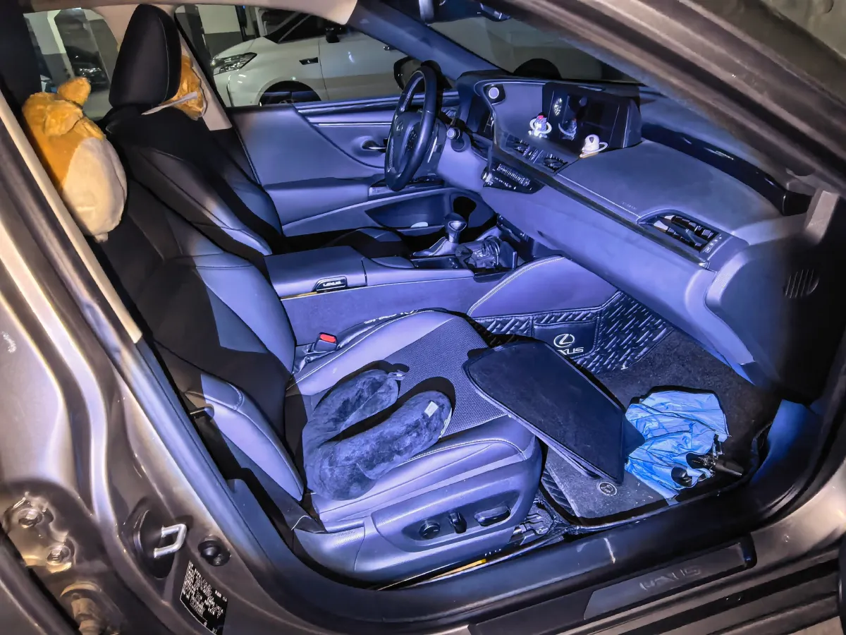 2021 Lexus ES 2.5L 207HP L4 8AT,autocango,china used car exporter,china ev exporter,chinese used car exporter,chinese used ev exporter