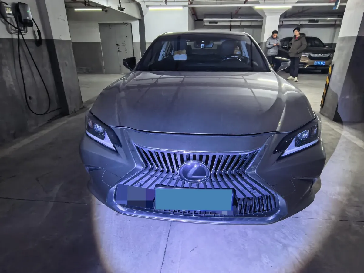 2021 Lexus ES 2.5L 207HP L4 8AT,autocango,china used car exporter,china ev exporter,chinese used car exporter,chinese used ev exporter