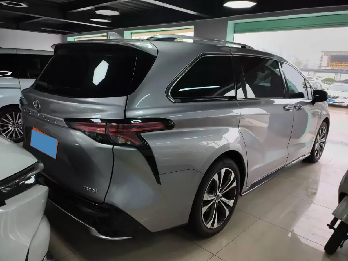 2024 Toyota Sienna 2.5L 189HP L4 E-CVT Hybrid,autocango,china used car exporter,china ev exporter,chinese used car exporter,chinese used ev exporter