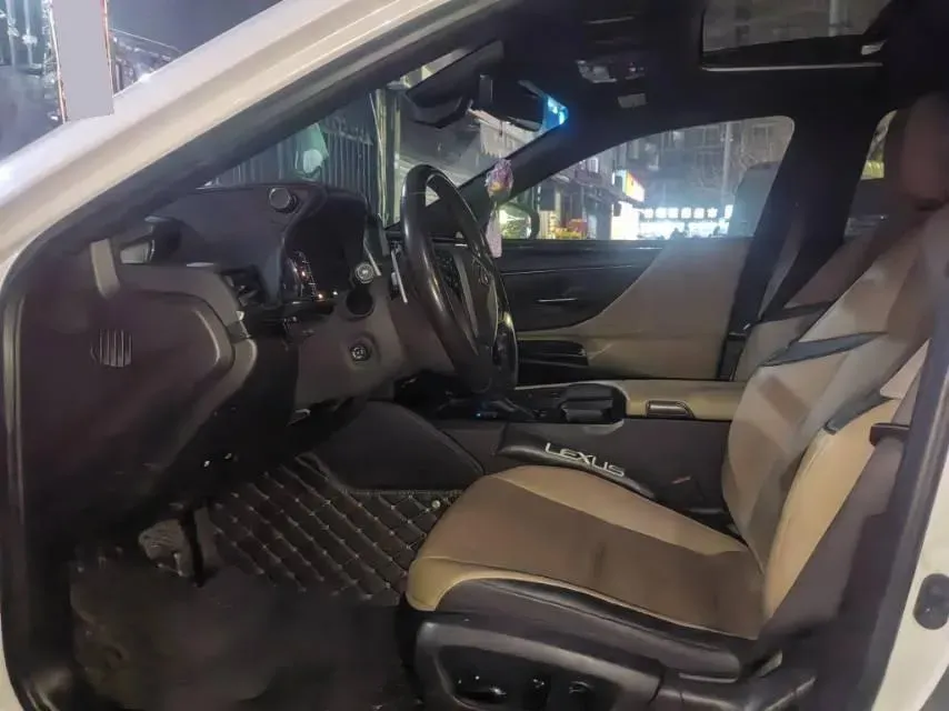 2020 Lexus ES 2.0L 173HP L4 CVT,autocango,china used car exporter,china ev exporter,chinese used car exporter,chinese used ev exporter