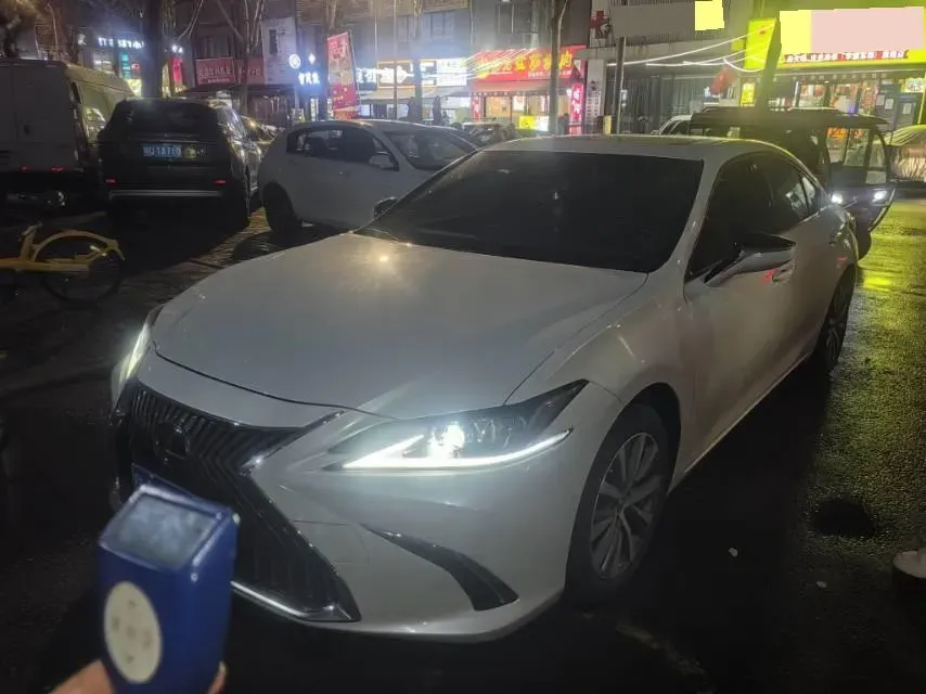 2020 Lexus ES 2.0L 173HP L4 CVT,autocango,china used car exporter,china ev exporter,chinese used car exporter,chinese used ev exporter