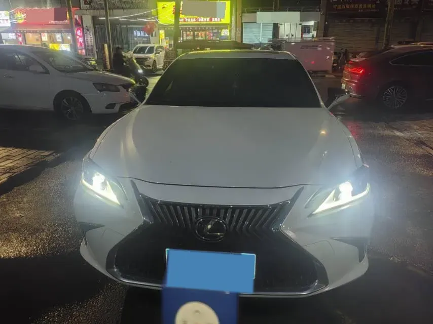 2020 Lexus ES 2.0L 173HP L4 CVT,autocango,china used car exporter,china ev exporter,chinese used car exporter,chinese used ev exporter