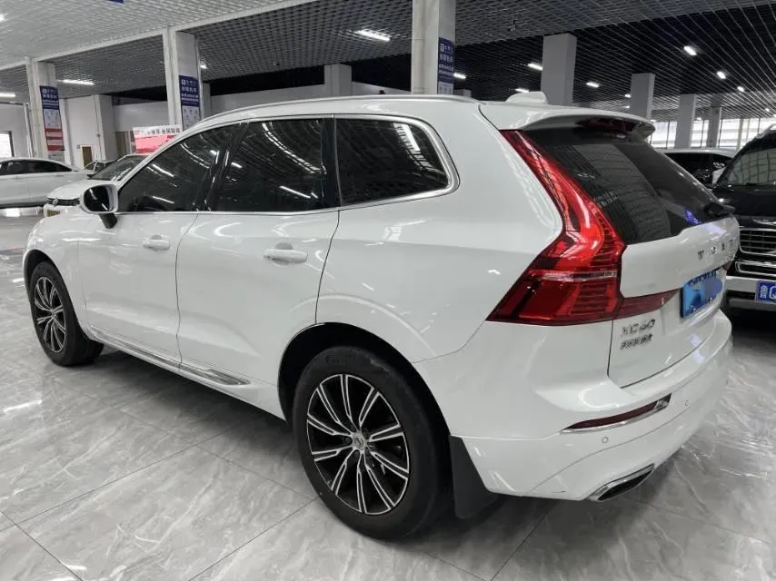 2021 Volvo XC60 2.0T 250HP L4 8AT,autocango,china used car exporter,china ev exporter,chinese used car exporter,chinese used ev exporter