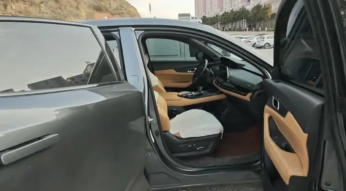 2021 ChangAn UNI-K 2.0T 233HP L4 8AT,autocango,china used car exporter,china ev exporter,chinese used car exporter,chinese used ev exporter