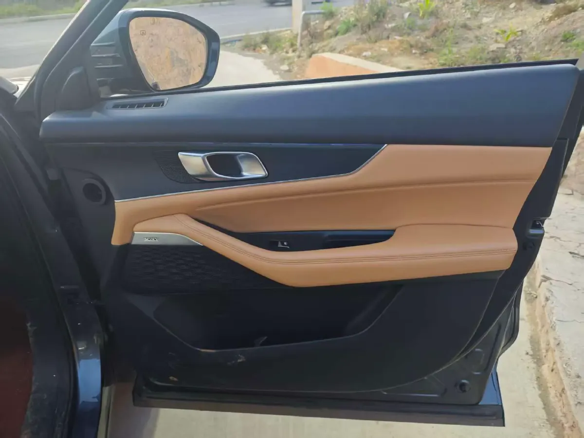 2021 ChangAn UNI-K 2.0T 233HP L4 8AT,autocango,china used car exporter,china ev exporter,chinese used car exporter,chinese used ev exporter