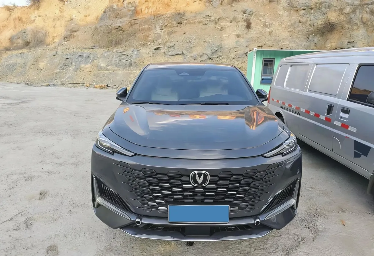 2021 ChangAn UNI-K 2.0T 233HP L4 8AT,autocango,china used car exporter,china ev exporter,chinese used car exporter,chinese used ev exporter