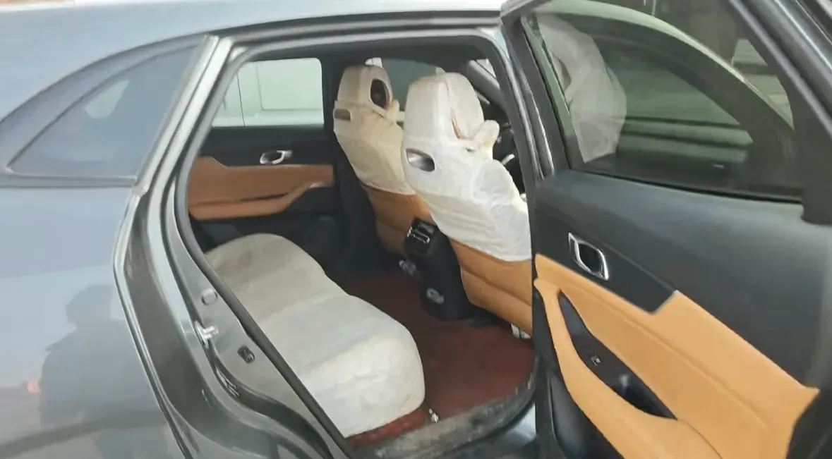 2021 ChangAn UNI-K 2.0T 233HP L4 8AT,autocango,china used car exporter,china ev exporter,chinese used car exporter,chinese used ev exporter