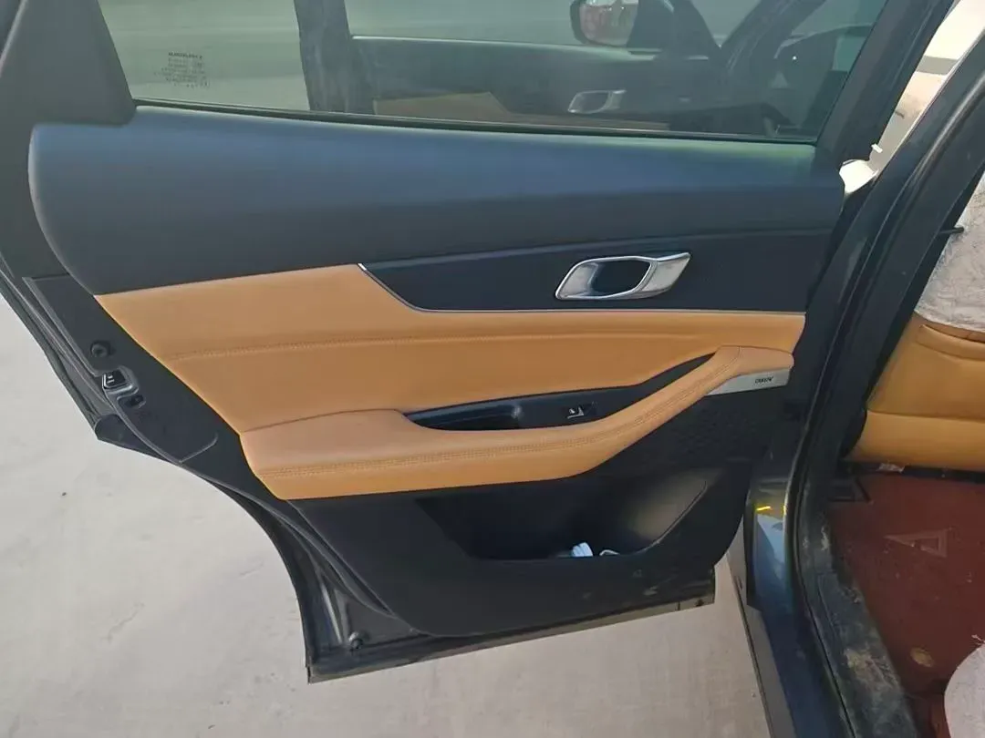 2021 ChangAn UNI-K 2.0T 233HP L4 8AT,autocango,china used car exporter,china ev exporter,chinese used car exporter,chinese used ev exporter