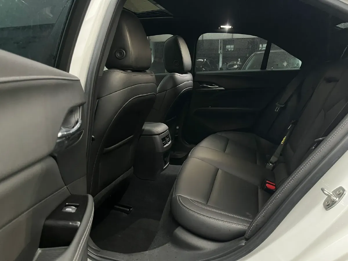 2022 Cadillac CT4 2.0T 237HP L4 8AT,autocango,china used car exporter,china ev exporter,chinese used car exporter,chinese used ev exporter