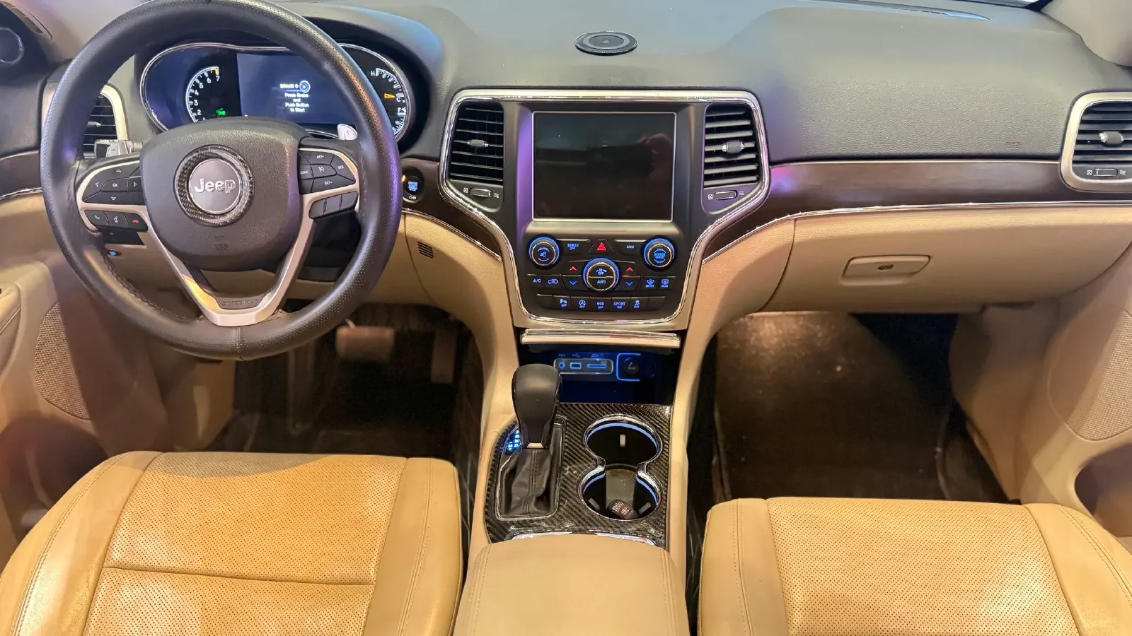 2017 Jeep Grand Cherokee 3.6L 286HP V6 8AT,autocango,china used car exporter,china ev exporter,chinese used car exporter,chinese used ev exporter